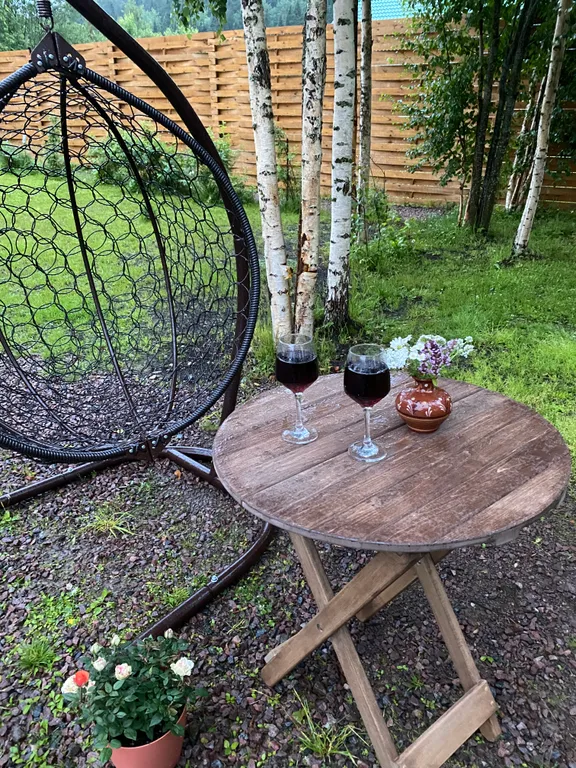 Берлога люкс, коттедж с банным чаном для отдыха с видом на лес и скалы