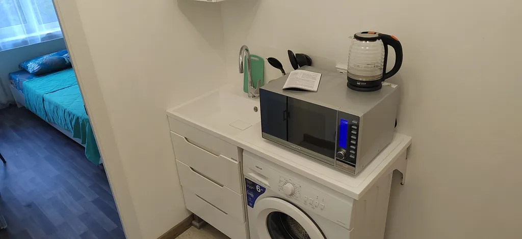 Вода всегда студия у кинотеатра и парка круглосуточный супермаркет