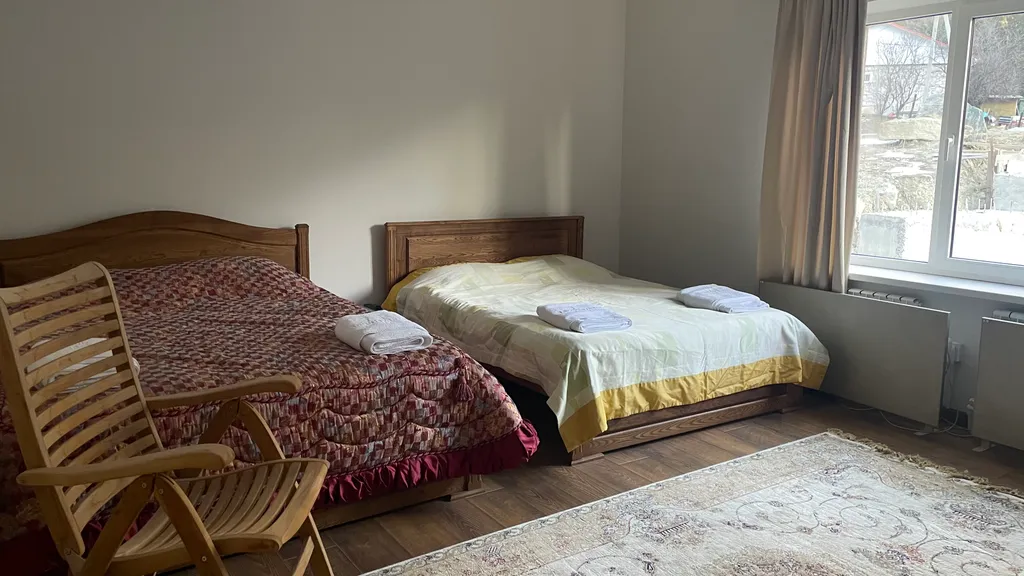 Домик с видом на горы