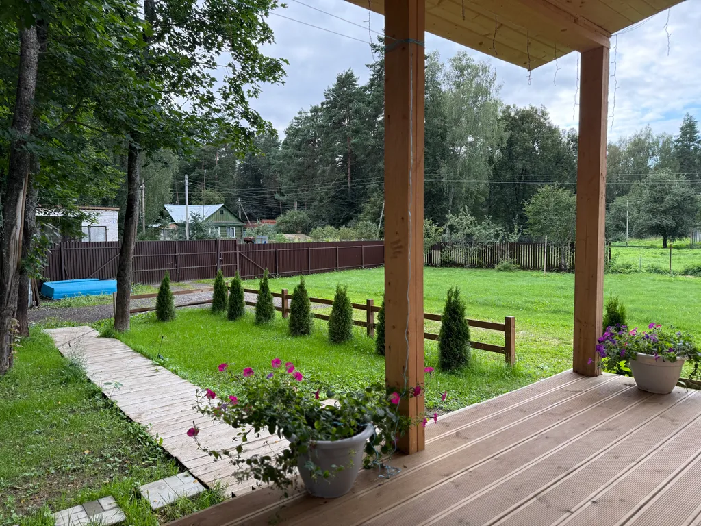 Дом в сосновом лесу