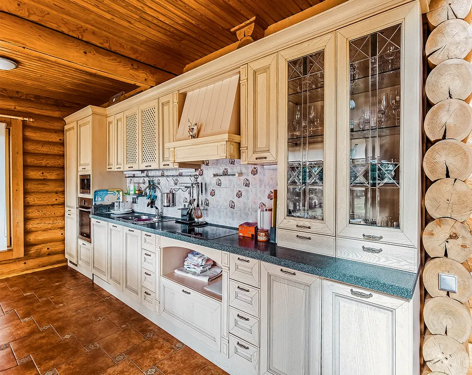 Уютный дом на берегу озера с тёплым бассейном на территории Порт Тихий