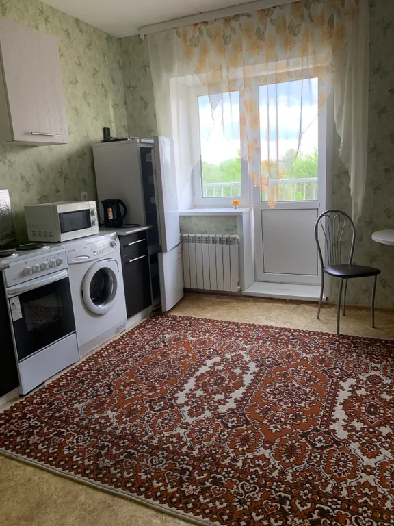 Уютная студия в тихом месте, рядом находится бассейн и ледовый дворец