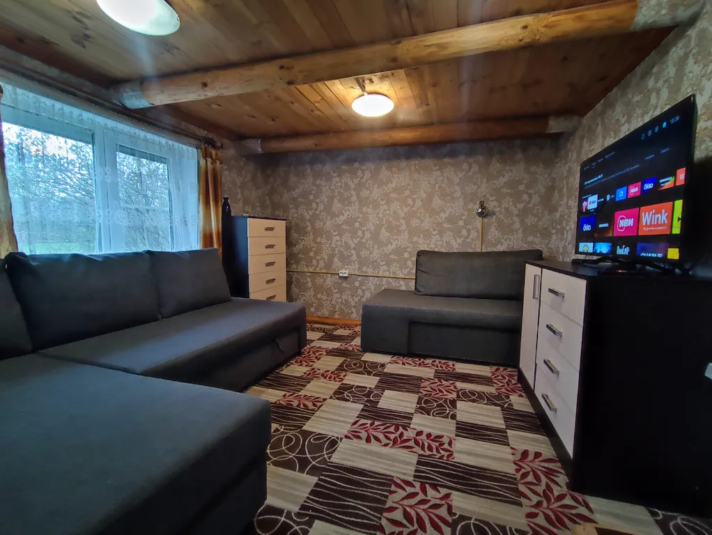 Дом в окружении леса, озёр и рек, около турбазы Алоль