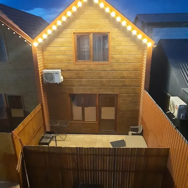 Домик на берегу моря