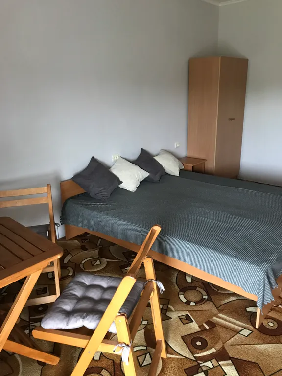 Квартира Семейный двухкомнатный номер — аренда посуточно в Черноморское