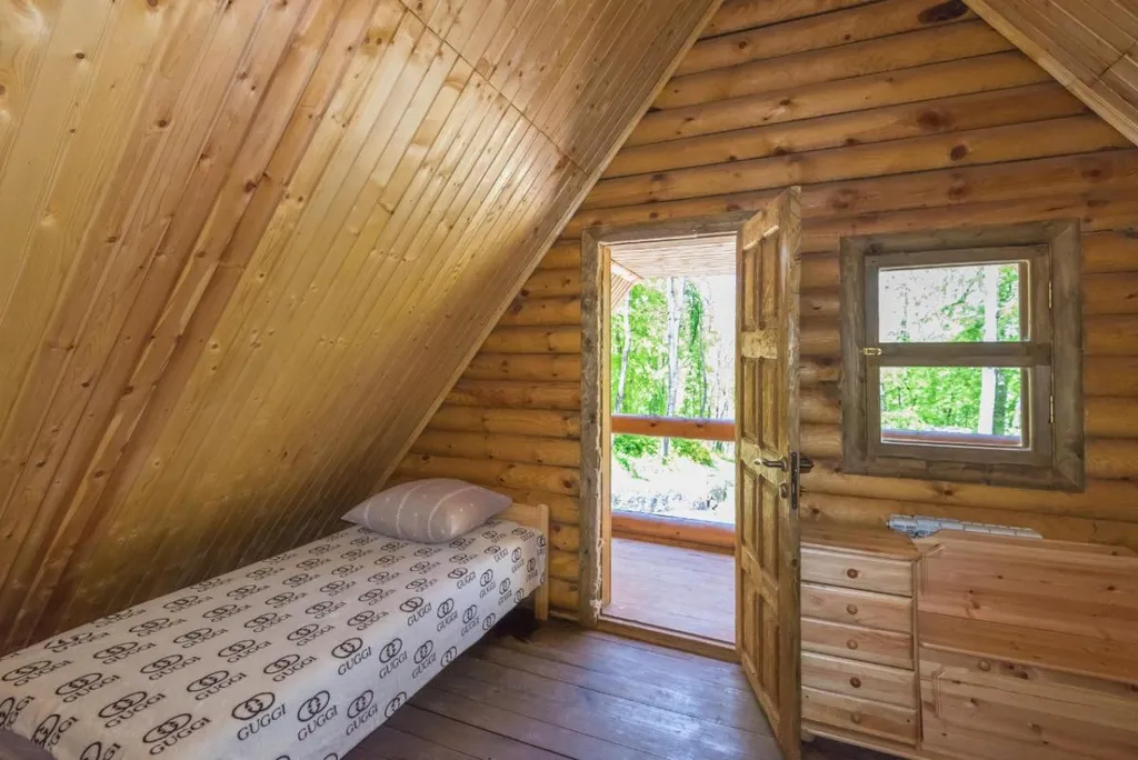 Пятиместный домик с банькой