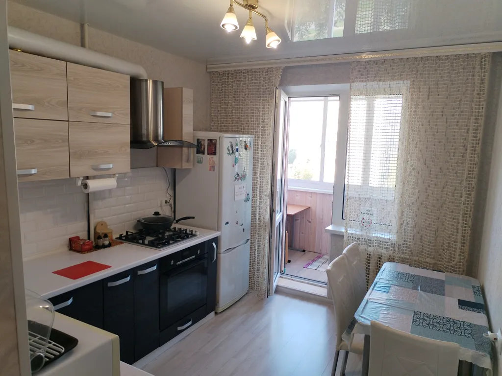 ТЦ Трио, Мега, Ледовый дворец