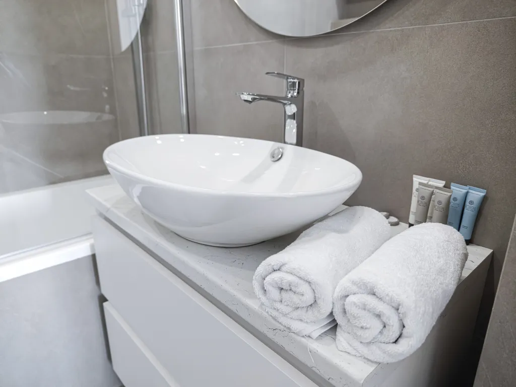 Апартаменты категории люкс 3-х комнатный на первой береговой линии