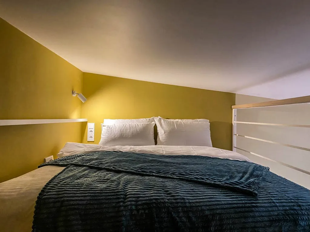 Квартира Квартира Шикарная двухуровневая студия с джакузи, рядом с НИИ Турнера, вокзалом — Пушкин