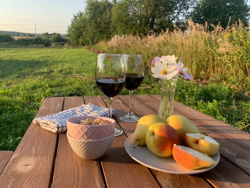 Коттедж Дом с террасой, камином, финской сауной на краю деревни с видом вдаль — Степаново