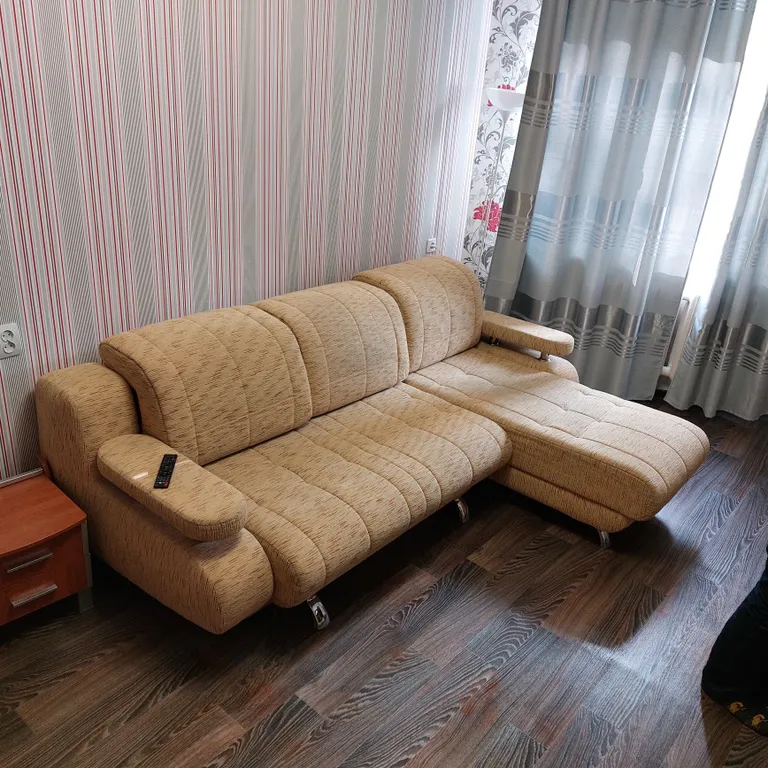 Уютная квартира на первом этаже — аренда посуточно в Кировск