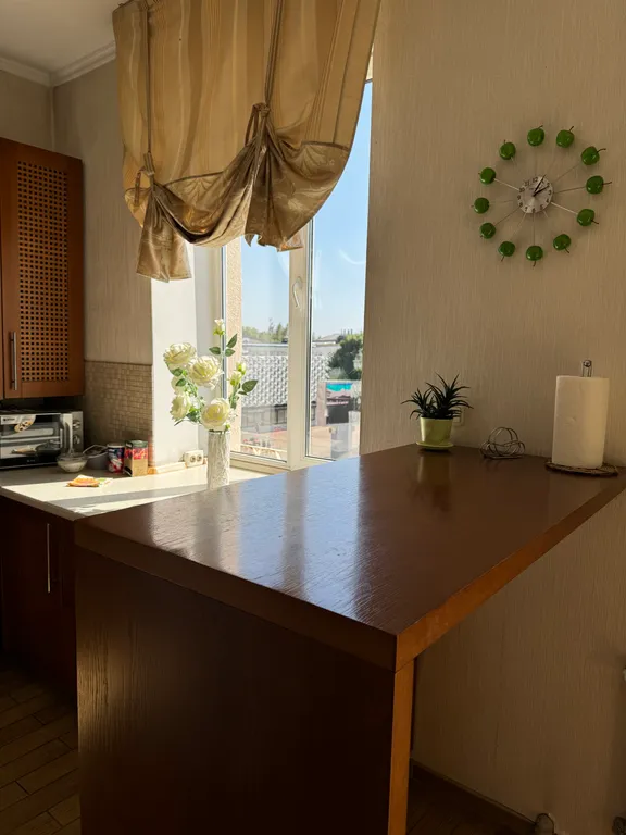 Большая 3-комнатная квартира в самом центре на площади