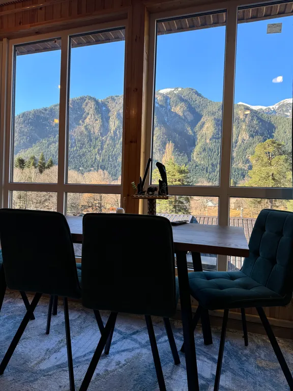 Коттедж у Озера