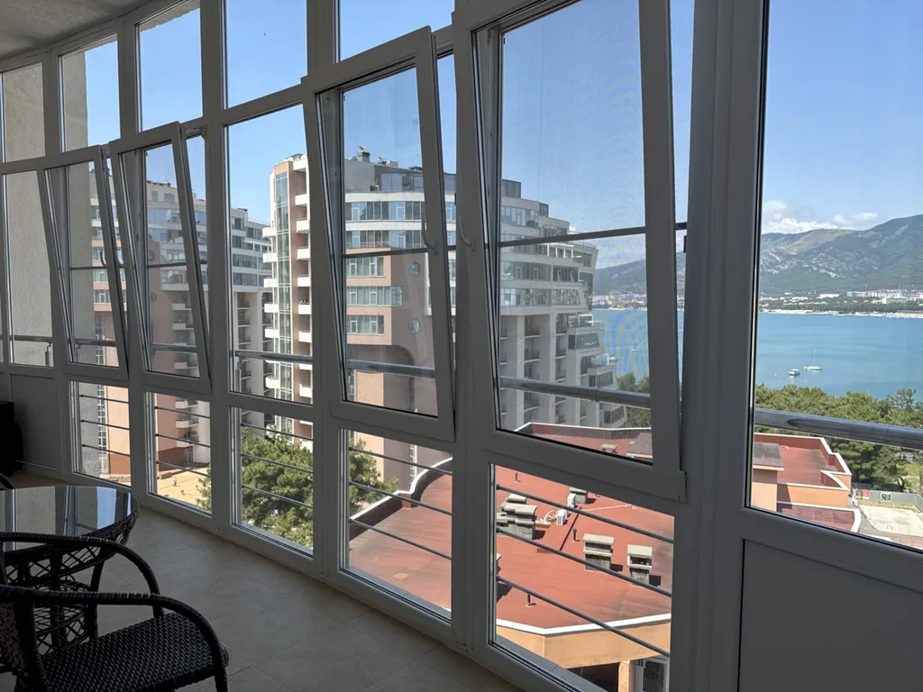 Первая береговая с видом на море и террасой – Толстый мыс