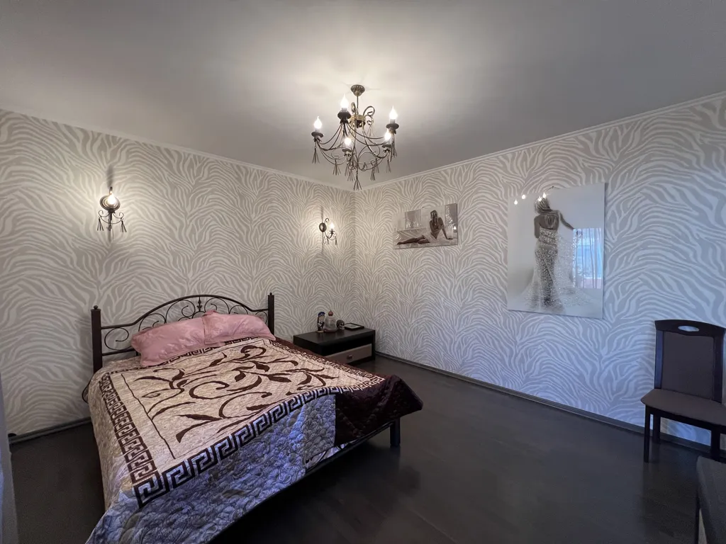 Дом в 5 минутах от набережной Ялты с бассейном и сауной