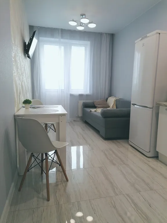 Белоснежная новая квартира с видом на Ледовую Арену