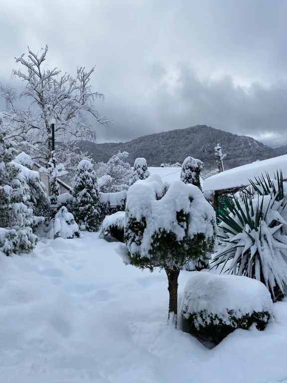 Уютный домик с видом на горы, в самом центре Гуамки