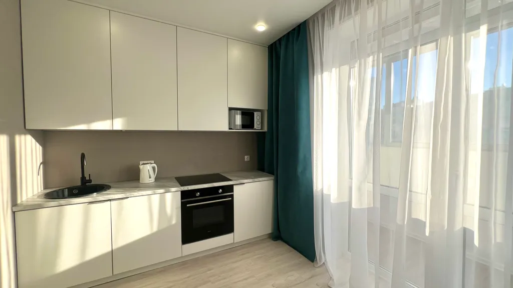 Красотка Кристина на Броско командированным и туристам города