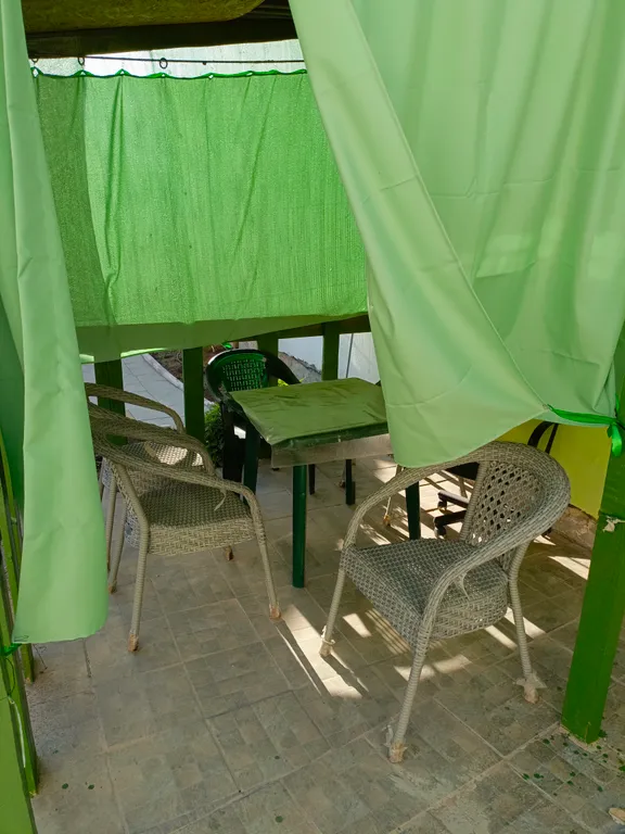 Коттедж-дом отдельно стоящий, гостевой двор смайлик