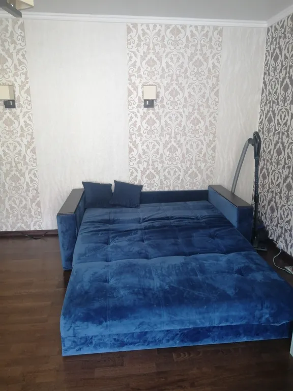 Двухкомнатная квартира в центре города, есть вся техника