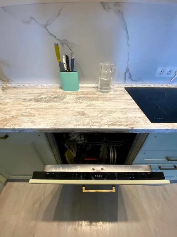 Семейная квартира с бассейнами