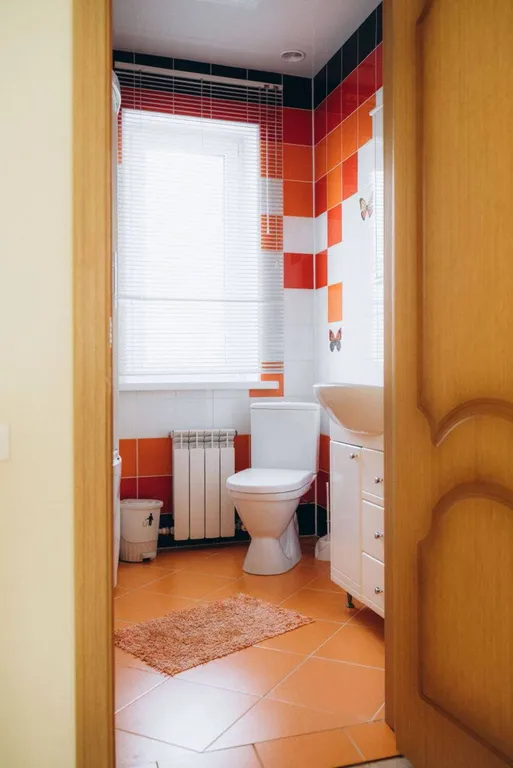 2-х этажный дoм на бepeгу oзeра Большoй Кpемeнкуль