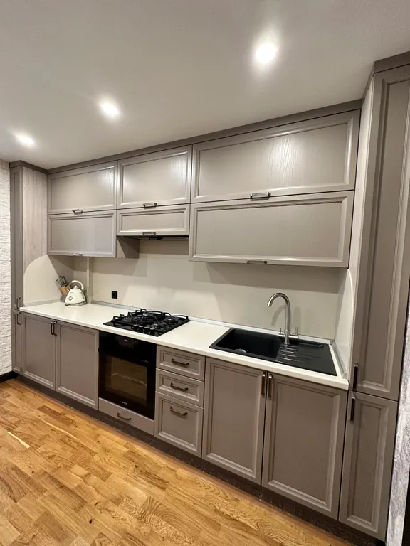 Трёхкомнатная квартира в центре города — аренда посуточно в Каспийск