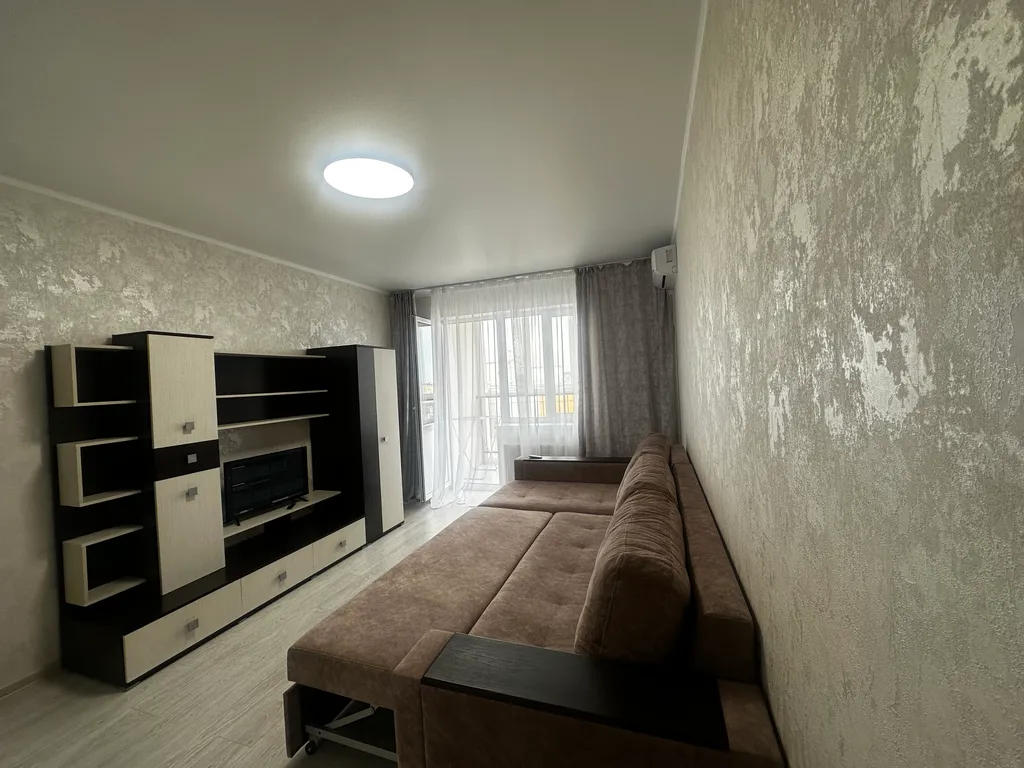 Уютная квартира в новом доме элитного микрорайона — аренда посуточно в Старый Оскол