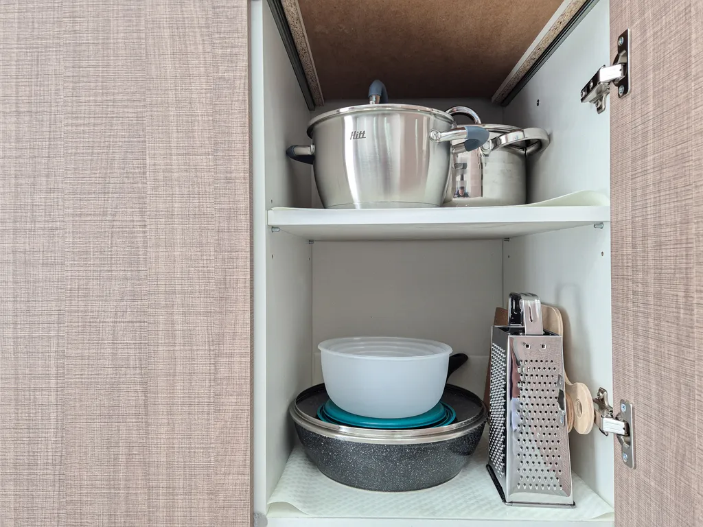 Просторная студия с балконом