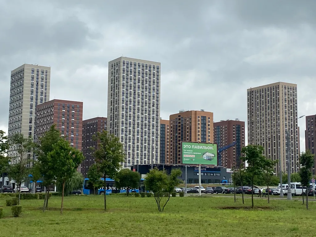 Квартира Квартира Светлая видовая студия у метро Озерная — Москва