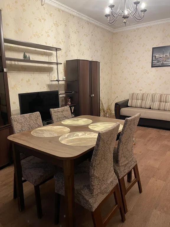 Просторная квартира — аренда посуточно в Кировск