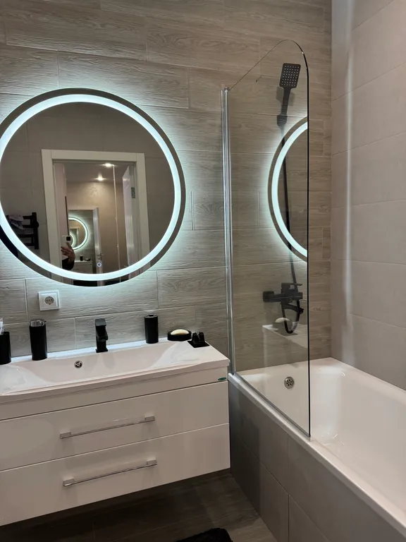 Уютная светлая квартира с видом на город