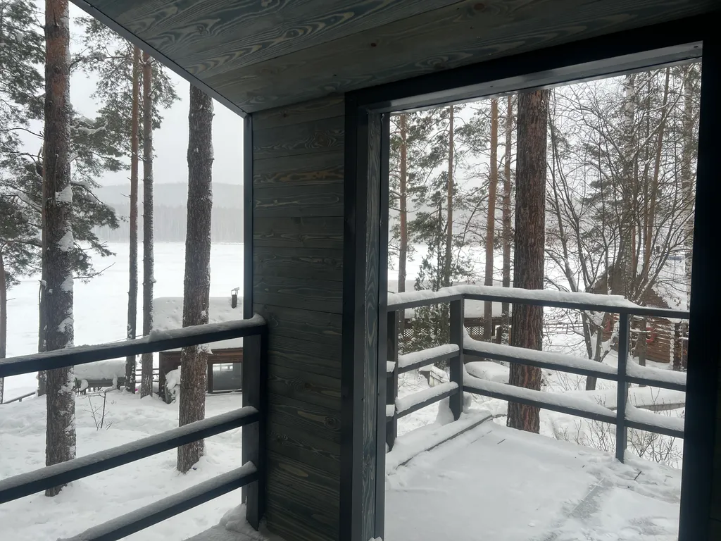 Дом 7 в лесу у реки