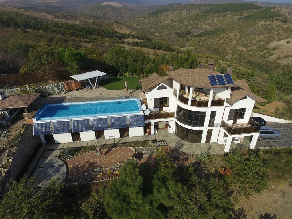 Коттедж Вилла с панорамной баней и бассейном — аренда посуточно в Семидворье