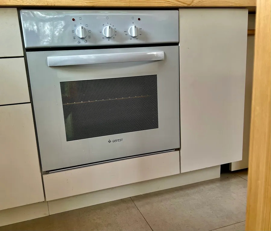 Уютный стильный новый дом с баней в окружении берёзовой рощи