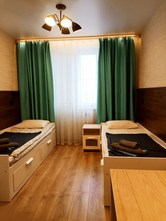 Квартира Двухместные апартаменты с двумя  односпальными кроватями и балконом — аренда посуточно в Мурманск