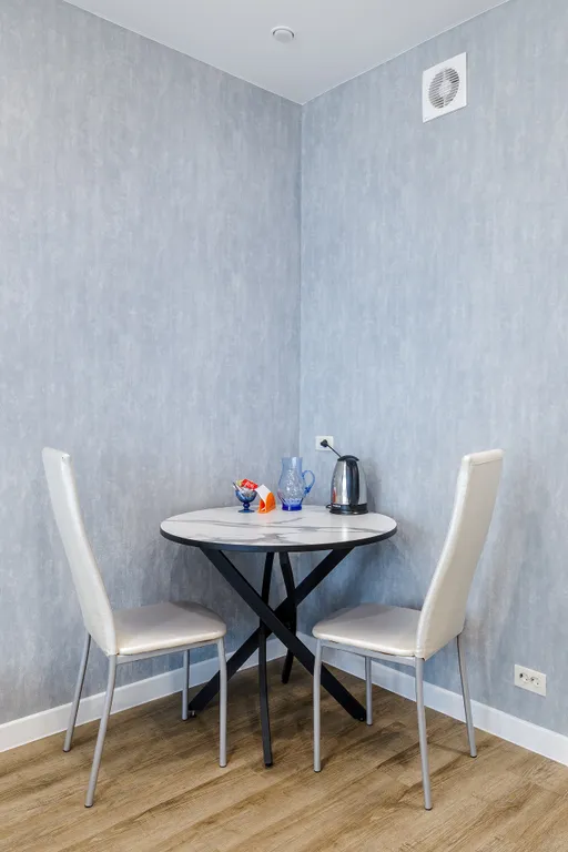 Апартаменты цвета индиго с видом на Суру