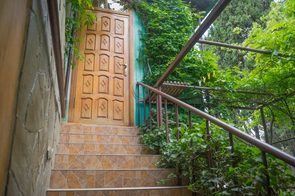 Квартира рядом с набережной со своим двором и паркингом