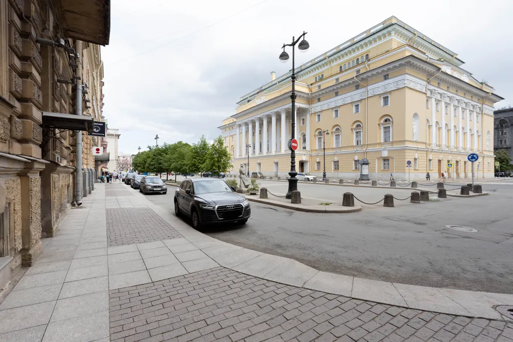 Апартаменты у Александринского театра
