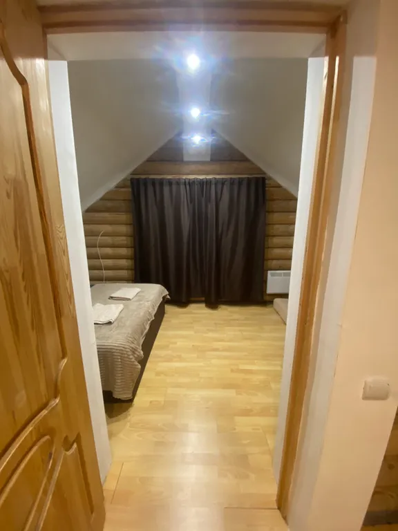 Дом с прудом