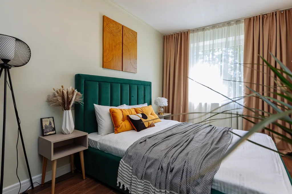 Две минуты и вы уже на Острове Канта, в самом центре Калининграда!