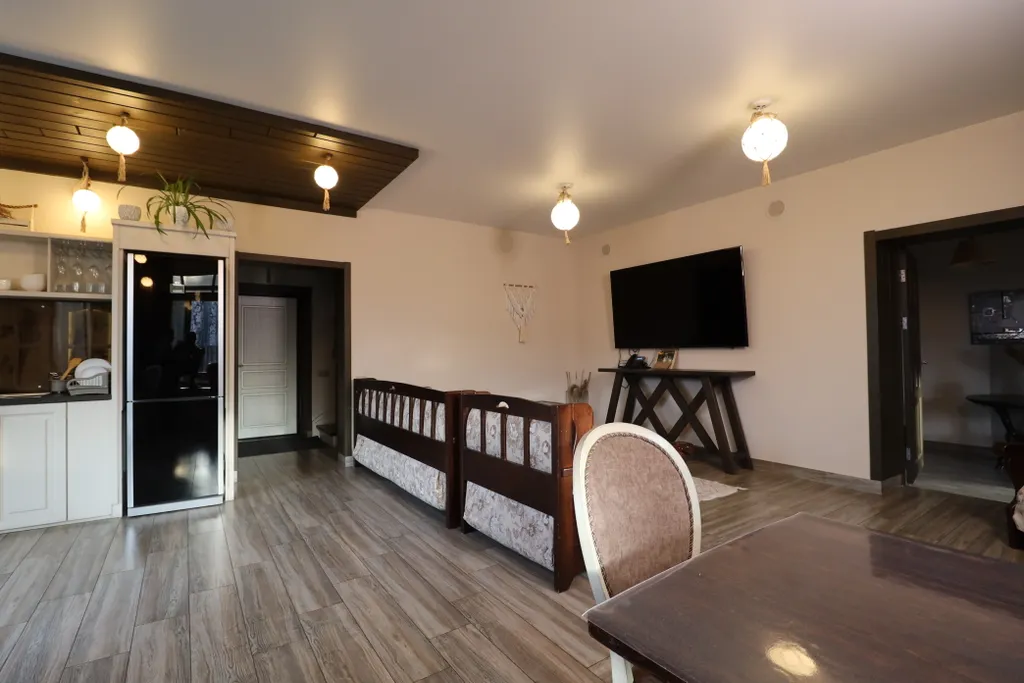 Виноград, дом на 6-8 человек в лесу