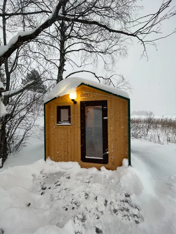 Домик на берегу Ладожского озера