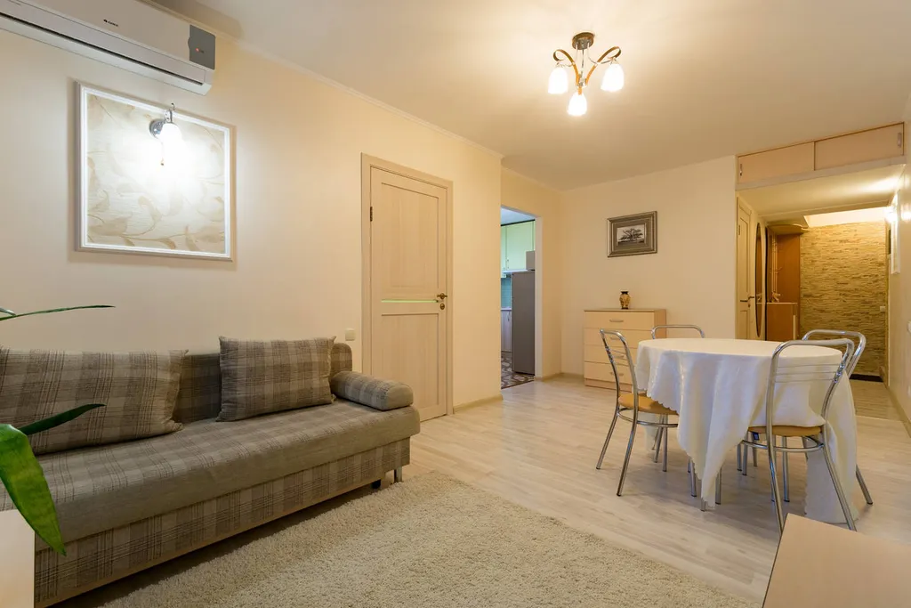 2 комнатная квартира в центре рядом с главной площадью Алматы