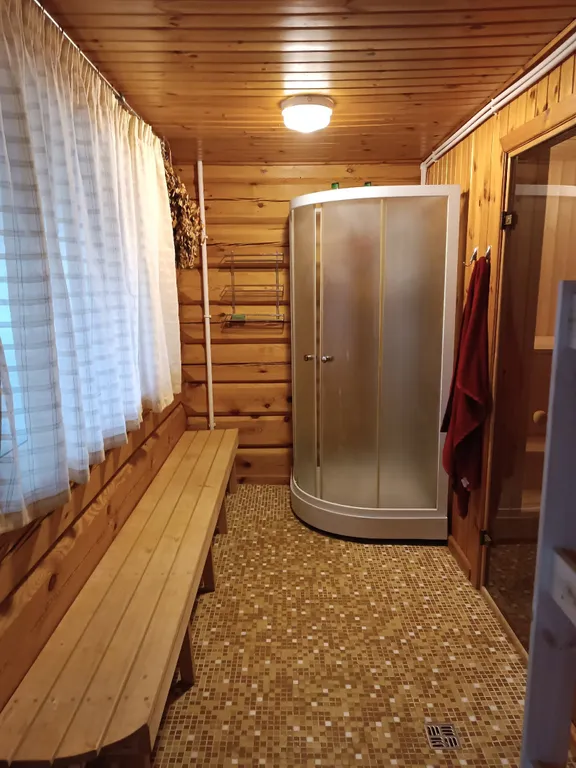 Уютный дом с видом на реку