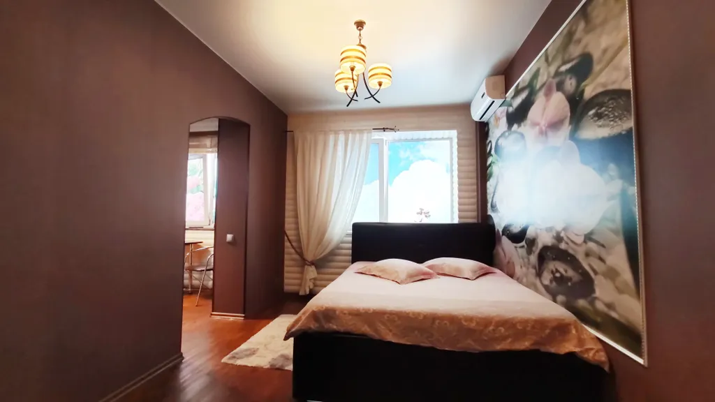 Квартира с большой круглой джакузи для двоих