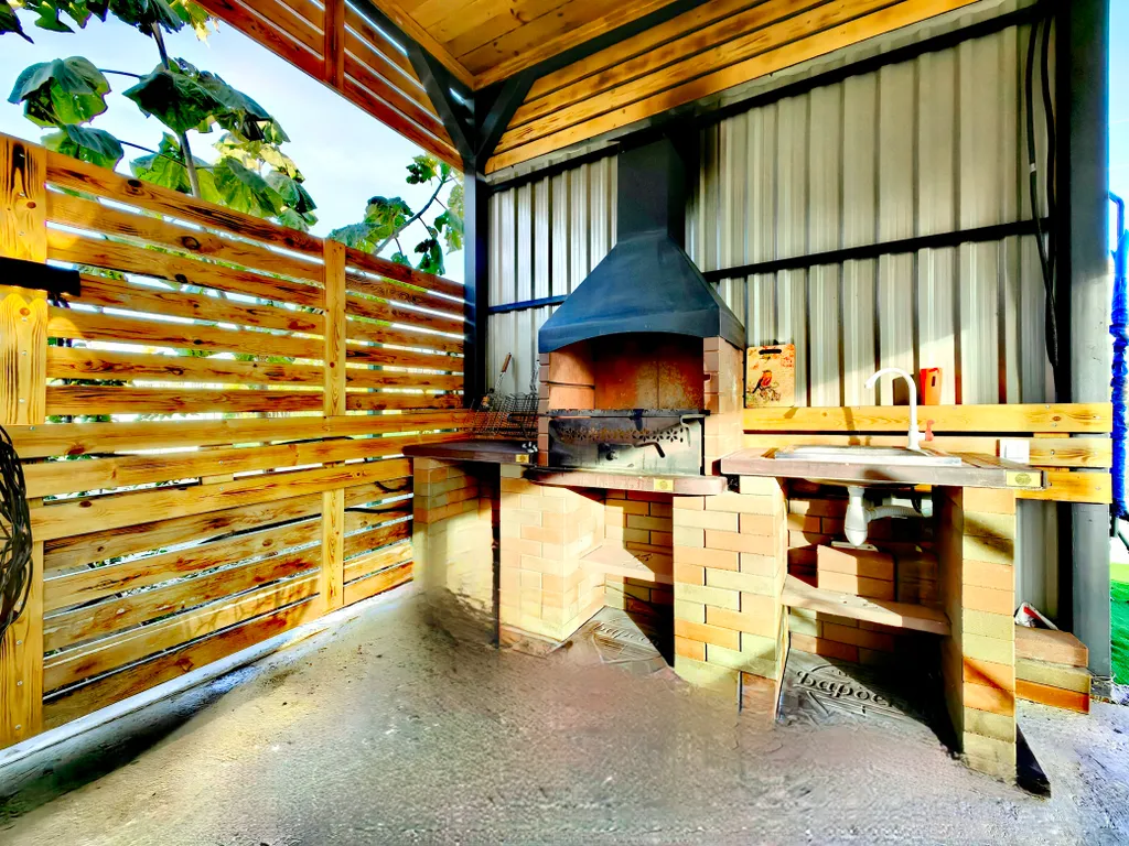 Квартира Двухкомнатная квартира, индивидуальное отопление, парковка, кухня — Судак