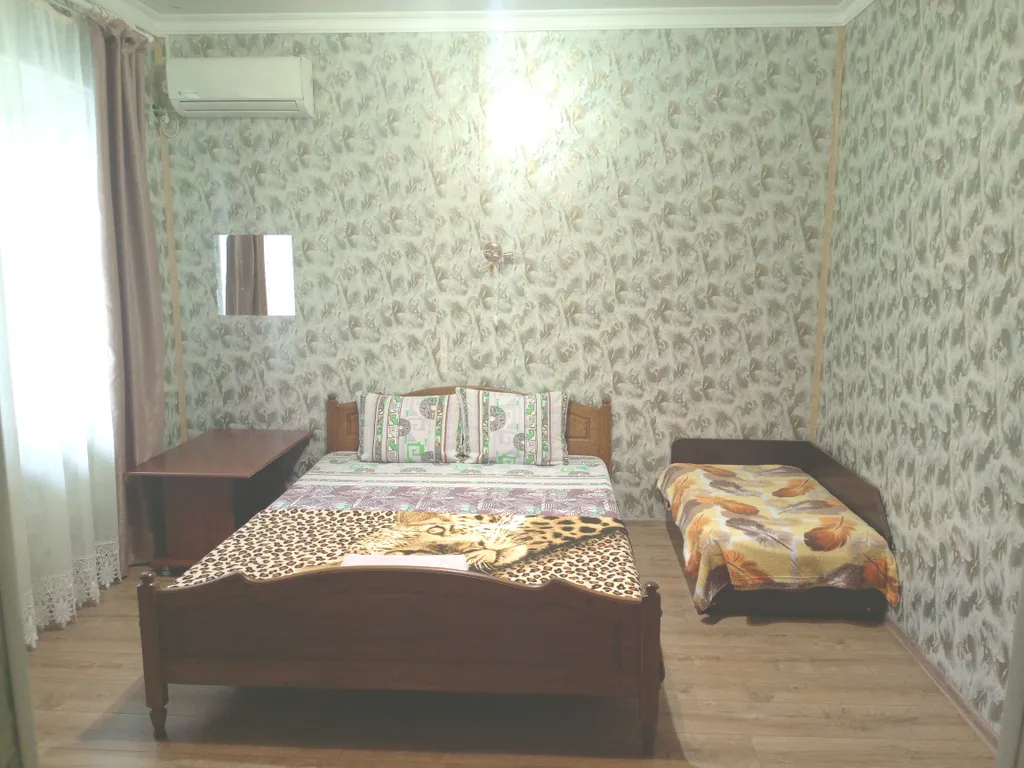 Квартира Трёхкомнатные апартаменты со своей кухней 1 этаж — Геленджик