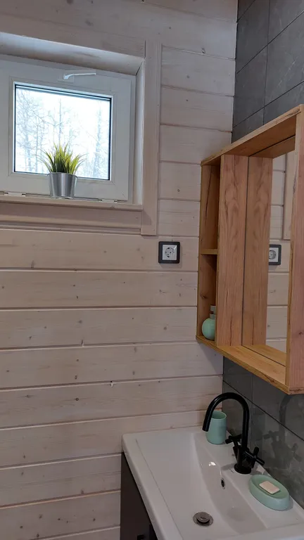 Дом в горной деревне с купелью фурако на террасе