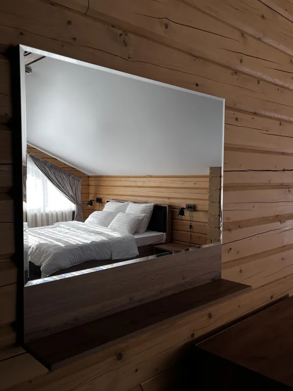 Усадьба в лесу с видом на горы